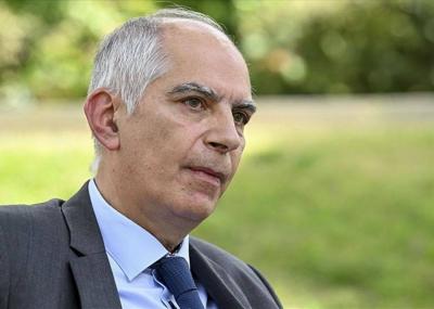 ماغرو: باريس تميّز بين الجناحين العسكري والسياسي لـ