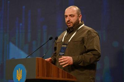 كييف: جميع القضايا مع روسيا يمكن حلها على مستوى القادة