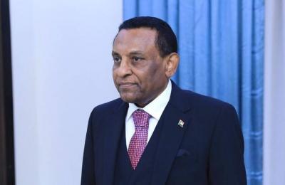 رئيس الوزراء السوداني يعلن حلّ الحكومة