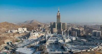 فيديو... رصد تسلل عشرات الحجاج إلى مكة عبر الصحراء