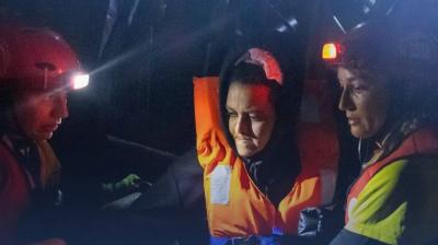 ولادة طفل في البحر بعد غرق قارب يقل مهاجرين