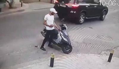 بالفيديو- سرقة في وضح النهار