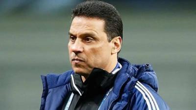 حاصروهم ساعتين... الاعتداء على حسام البدري وفريقه في ليبيا