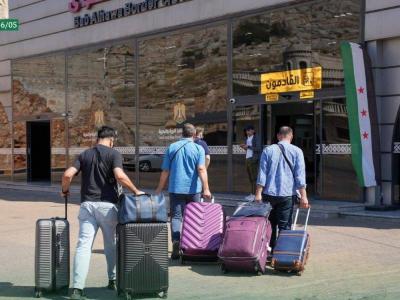 عودة أكثر 400 ألف لاجئ إلى سوريا عبر الحدود البرية