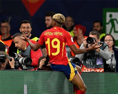 لامين بمواجهة رونالدو.. موعد ناري بين البرتغال وإسبانيا في نهائي دوري الأمم