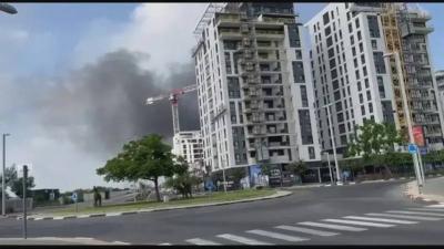 30 صاروخا إيرانيا في سماء إسرائيل... سقوط شظايا وإصابة مبنى في هرتسليا