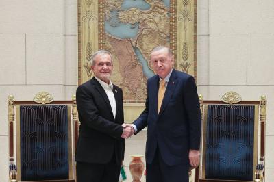 أردوغان لبزشكيان: إسرائيل تحاول إفشال المحادثات النووية
