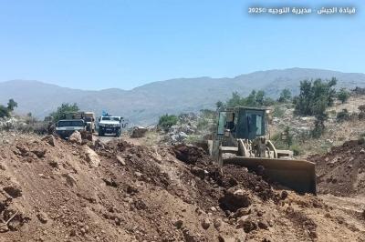 الجيش يزيل سواتر ترابية أقامها الجيش الإسرائيلي في خراج بلدة شبعا