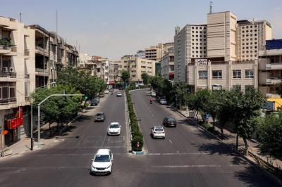 طهران.. شوارع خالية ورائحة موت في كل مكان