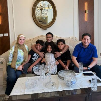 محمد رمضان يُنهي الخلاف بين ابنه وزميله عمر: 