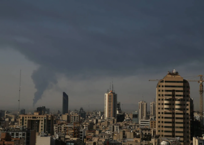 إيرانيون بالخارج يتلقون رسائل آلية 