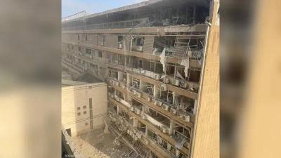فيديو لدفعة صواريخ إيرانية على تل أبيب... وتسرب مواد خطيرة جراء إصابة مستشفى