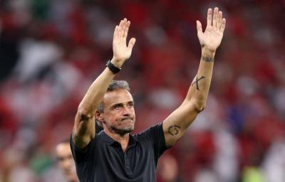 قبل مواجهة ميسي... إنريكي يعلن التحدي رغم ورطة الملاعب