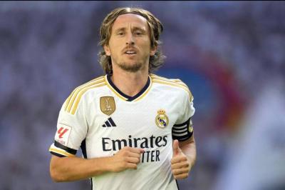 مدرب ميلان يحسم انضمام مودريتش إلى الفريق