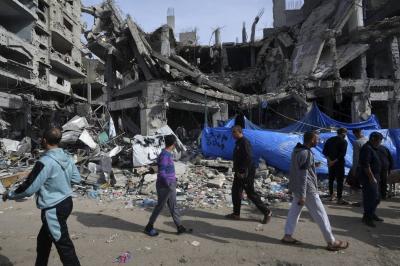 إسرائيل تقر بتعرض مدنيين فلسطينيين للأذى في مراكز إغاثة بغزة