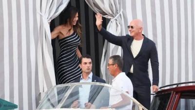 الطقس السيئ ينهي حفل جيف بيزوس.. المشاهير هربوا تحت المطر