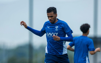 الهلال يغادر إلى 