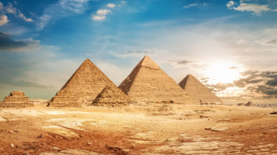 إكتشاف مذهل في الأهرامات.. نقوش تُغيّر تاريخ مصر القديمة!