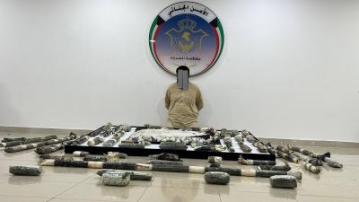 بالفيديو- الإمارات والكويت تحبطان تهريب كمية كبيرة من المخدرات