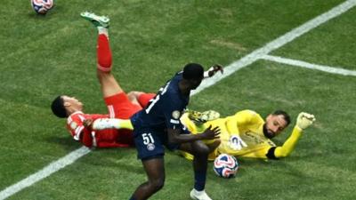 قبيل مواجهة ريال مدريد.. حارس باريس 
