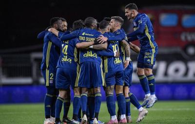أولمبيك ليون سيبقى في دوري الدرجة الأولى الفرنسي بعد استئناف