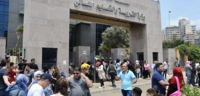 متعاقدو الأساسي ينقلون مطالبهم إلى رئيس الحكومة
