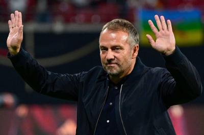 جماهير برشلونة تمازح فليك بشأن راشفورد