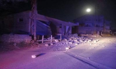 بالصورة - استهداف مقهى ومحل 
