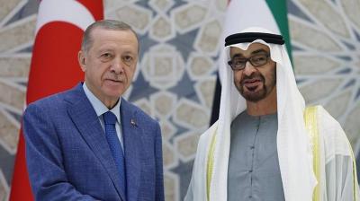 محمد بن زايد يصل إلى القصر الرئاسي.. وأردوغان في مقدمة مستقبليه