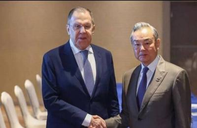 روسيا والصين تبحثان العلاقات مع أميركا