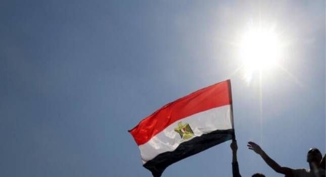 مصر تمنع الشركات السياحية من التعامل بالعملات الأجنبية
