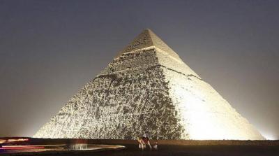 مصر.. اكتشاف ممر سري في هرم خوفو