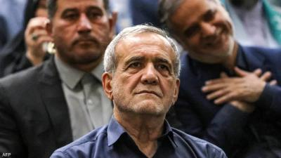 الرئيس الإيراني يستقل سيارة أجرة.. ما السبب؟