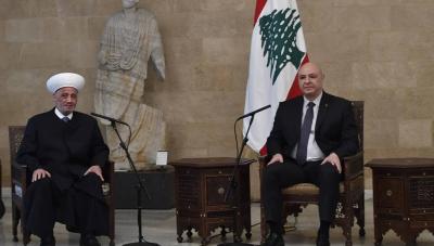 عون ودريان إتصلا بجنبلاط وشددا على التعاون لتفادي تداعيات الوضع السوري على لبنان