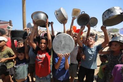أسوأ سيناريو مجاعة في غزة ... ومقتل 30 فلسطينياً في غارات إٍسرائيلية