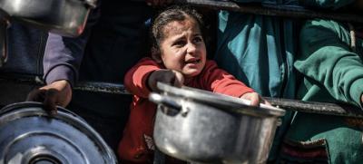 لماذا يفتك الجوع في غزة بالأطفال أكثر من الكبار؟