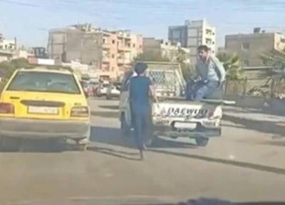 سوريا.. إلقاء القبض على سارق في الرقة وجره في شوارع المدينة (فيديو)