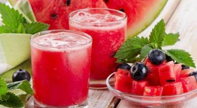 ماذا يحدث لجسمك عند شرب عصير البطيخ بانتظام؟