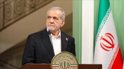 الحرس الثوري ينتقد الرئيس الإيراني ويتّهمه بالضعف