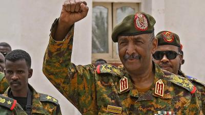 السودان.. البرهان يصدر قرارا بضم القوات المساندة إلى الجيش