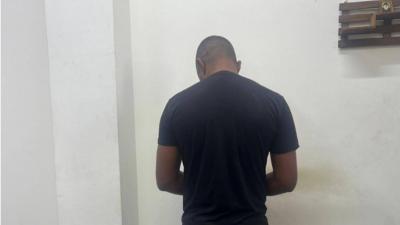 ابتلع كبسولات الكوكايين لتهريبها عبر المطار