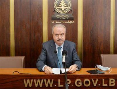 وزير المال يؤكد أن منحة العسكريين لن تتوقف