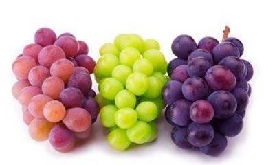 العنب.. فاكهة صغيرة بمفعول 