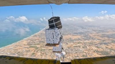الإمارات تُنفذ الإنزال الجوي الـ81 ضمن عملية 