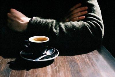 هل من ضرر في شرب القهوة على معدة فارغة؟