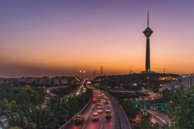 طهران تبحث عن قنوات جديدة لضخ أموال إلى 