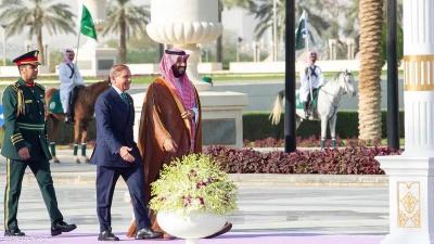 مسؤول سعودي: الاتفاقية مع باكستان تشمل جميع الوسائل العسكرية