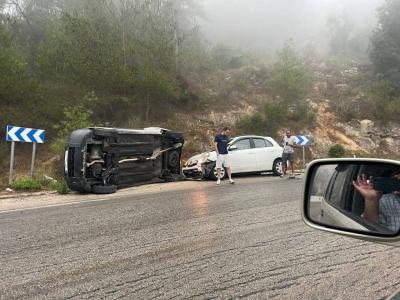 بسبب الضباب.. انقلاب سيارة في بلدة روم شرق صيدا
