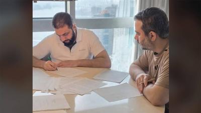 صورة الشرع وهو يكتب بيده خطابه في الأمم المتحدة تثير تفاعلا