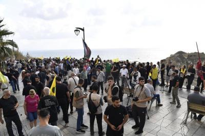 حزب الله يعاند.. ويحشد لإضائة صخرة الروشة بصورة نصرالله